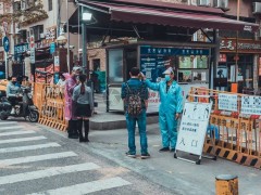 疫情反复，餐饮人的撤退与坚守